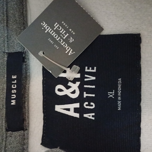 Abercrombie & Fitch A&F Active muscle half zip grey logo sweatshirt NWT XL - Picture 11 of 15